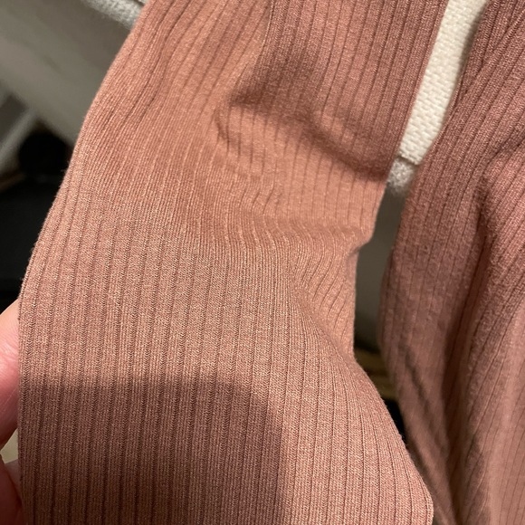 Banana Republic Ribbed, Quarter Sleeve Bodysuit - Dusty Rose / Neutral - XS - Picture 4 of 4